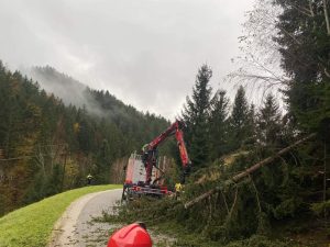 Naši fantje že posredujejo na lokacijah, kjer je pustošilo današnje neurje